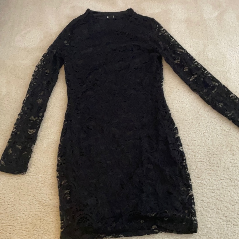 Windsor lace dress